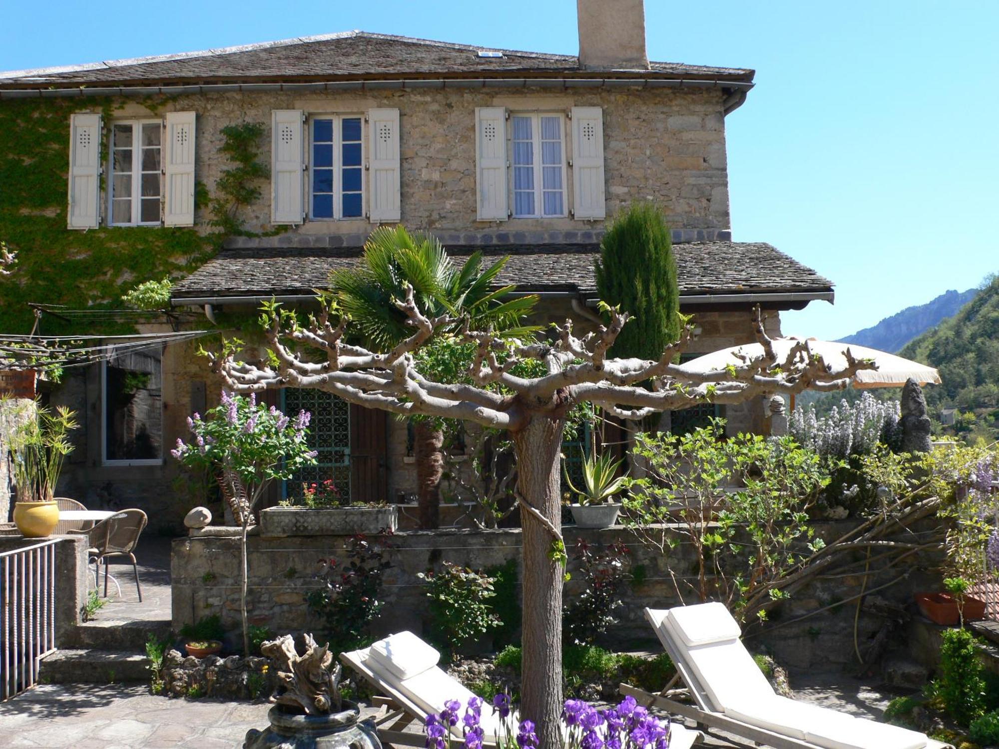 Ermitage De Peyreleau Bed & Breakfast Bagian luar foto