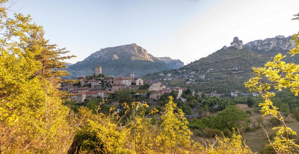 Ermitage De Peyreleau Bed & Breakfast Bagian luar foto