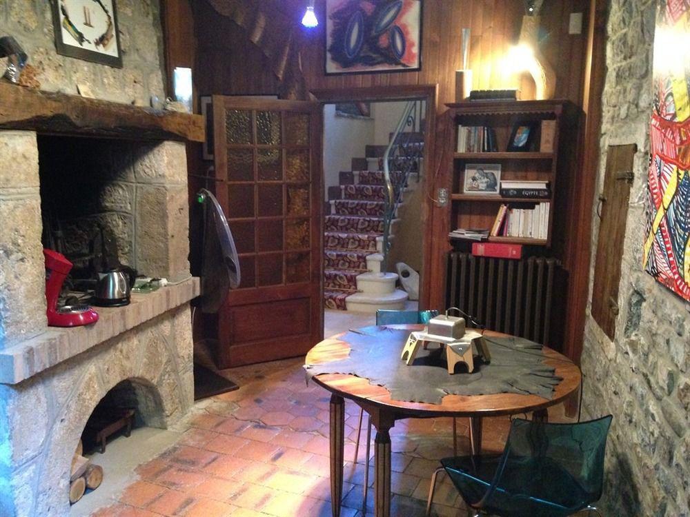 Ermitage De Peyreleau Bed & Breakfast Bagian luar foto
