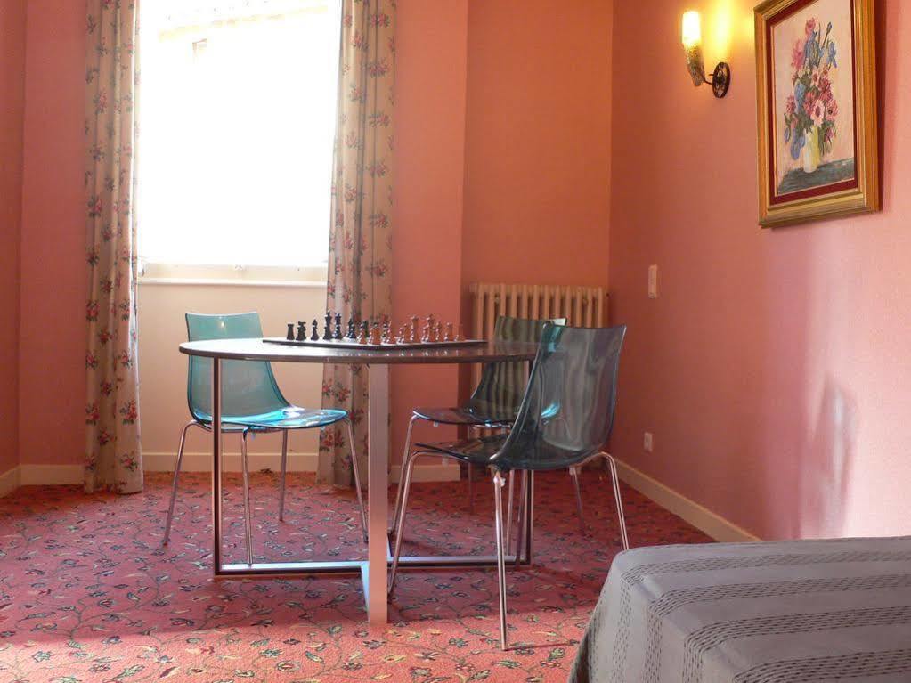Ermitage De Peyreleau Bed & Breakfast Bagian luar foto