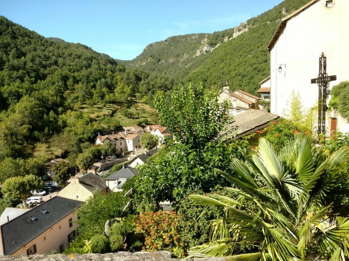 Ermitage De Peyreleau Bed & Breakfast Bagian luar foto